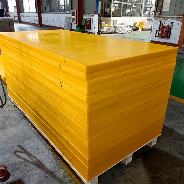 PE500 Food-Grade Polyethylene Yellow Sheet - 10-25mm - Low Friction & Wear Resistant - PE500 in use