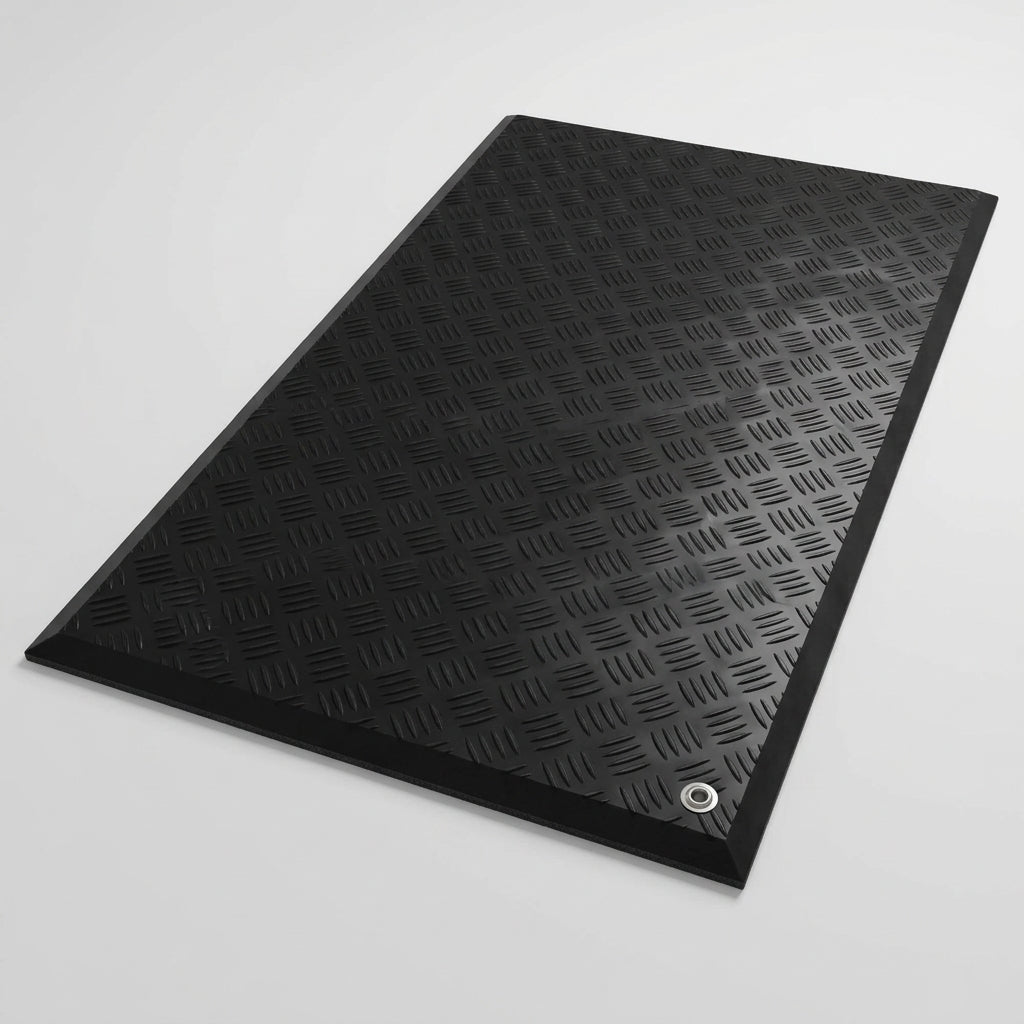 ESD Anti-Fatigue Mat with Patterned Surface and Ramp Edges (view 2)