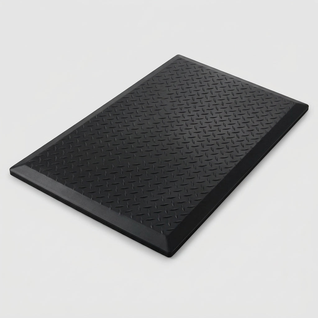Anti-Fatigue Mat with Diamond Plate Surface and Bevelled Edges (view 2)