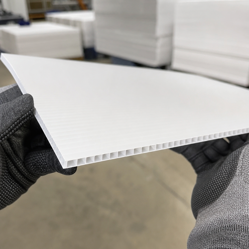 3.5mm Thick Corrugated Plastic Sheet for Industrial Use – 700gsm