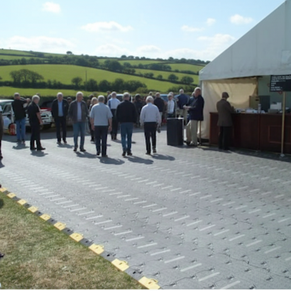 Temporary Event Flooring – Heavy Duty, Lightweight Polymer - 966mm x 275mm x 27mm