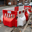 Water-Filled Safety Barrier with Swivel Connection