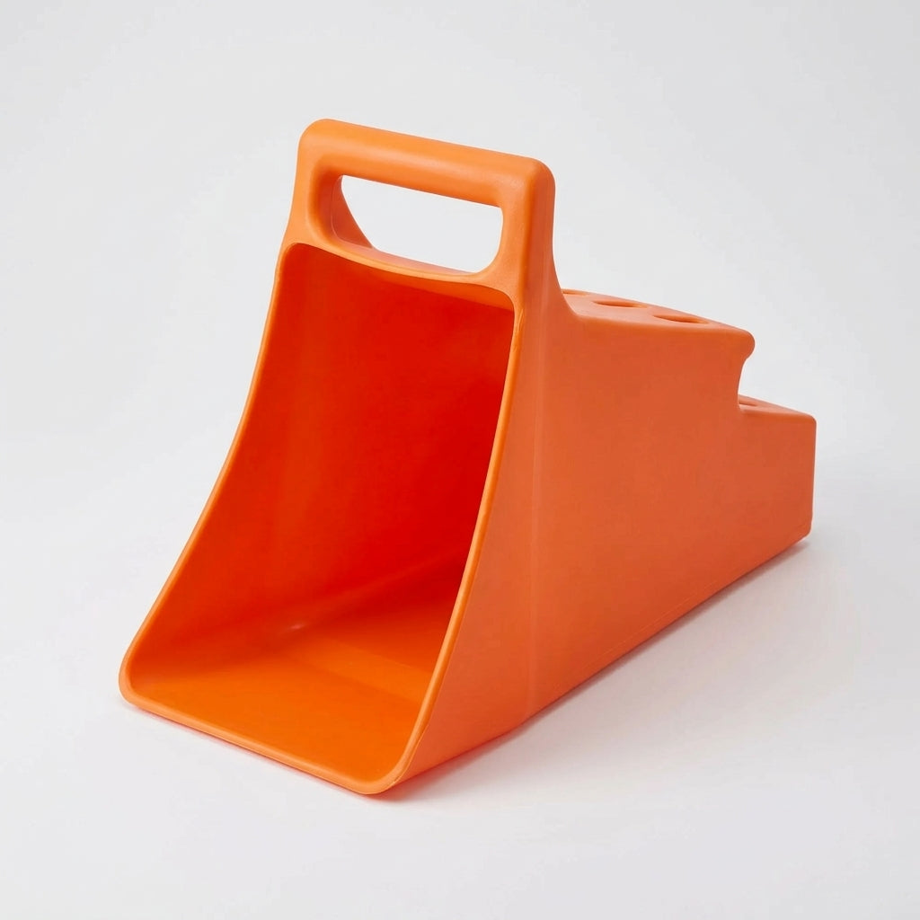 25kg Grit and Salt Shovel Spreader for Winter Use (view 2)