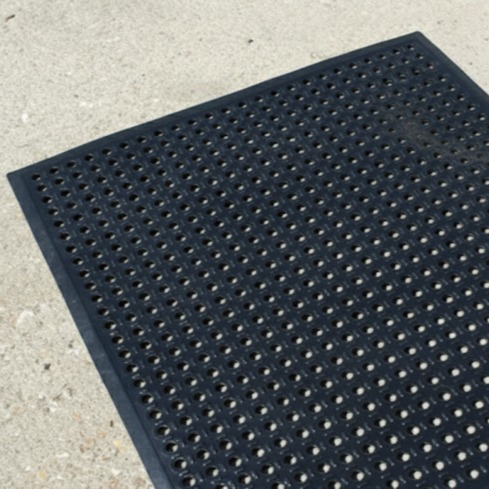 Rubber Grass Mat – Non-Slip, Eco-Friendly, Ground Protection